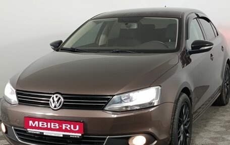 Volkswagen Jetta VI, 2014 год, 950 000 рублей, 3 фотография