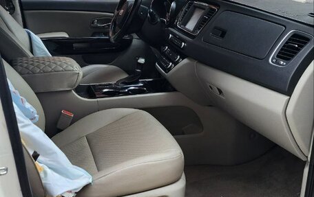 KIA Carnival III, 2019 год, 2 450 000 рублей, 11 фотография