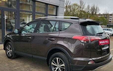 Toyota RAV4, 2018 год, 2 250 000 рублей, 27 фотография