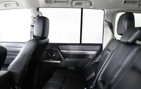 Mitsubishi Pajero IV, 2013 год, 2 050 000 рублей, 10 фотография