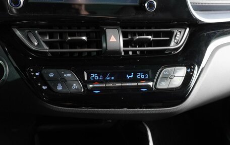 Toyota C-HR I рестайлинг, 2020 год, 2 749 000 рублей, 12 фотография