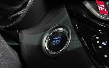 Toyota C-HR I рестайлинг, 2020 год, 2 749 000 рублей, 19 фотография