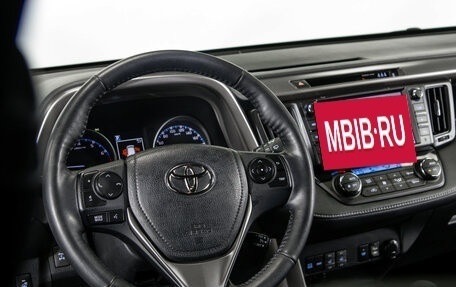 Toyota RAV4, 2018 год, 2 398 000 рублей, 11 фотография