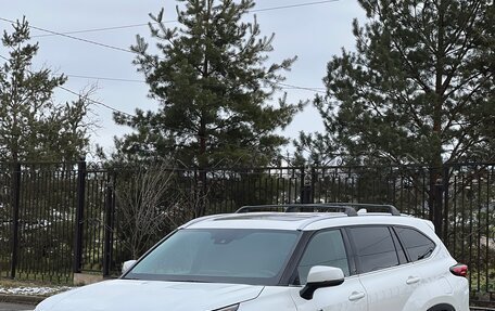 Toyota Highlander, 2020 год, 5 200 000 рублей, 2 фотография