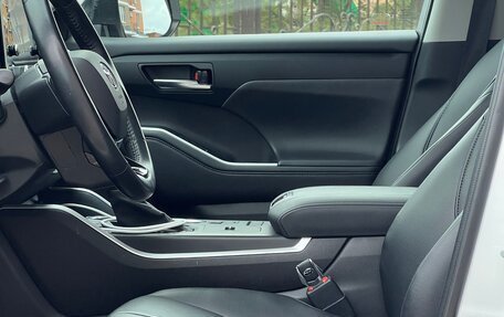 Toyota Highlander, 2020 год, 5 200 000 рублей, 9 фотография