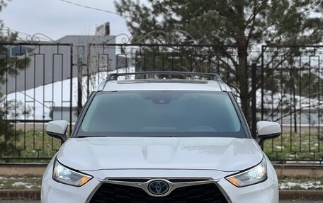 Toyota Highlander, 2020 год, 5 200 000 рублей, 4 фотография