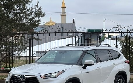 Toyota Highlander, 2020 год, 5 200 000 рублей, 3 фотография