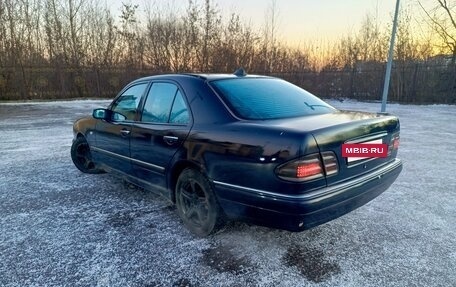 Mercedes-Benz E-Класс, 1997 год, 380 000 рублей, 6 фотография