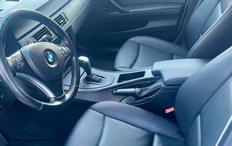 BMW 3 серия, 2010 год, 1 050 000 рублей, 11 фотография