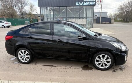 Hyundai Solaris II рестайлинг, 2012 год, 720 000 рублей, 5 фотография