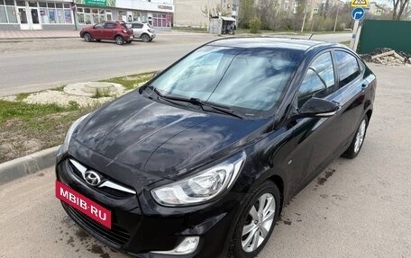 Hyundai Solaris II рестайлинг, 2012 год, 720 000 рублей, 7 фотография