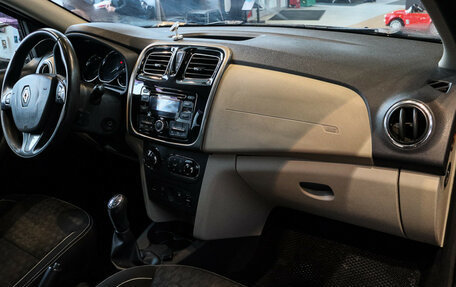 Renault Logan II, 2016 год, 700 000 рублей, 7 фотография