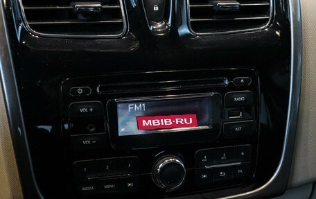 Renault Logan II, 2016 год, 700 000 рублей, 18 фотография