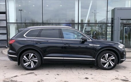 Volkswagen Touareg III, 2020 год, 5 950 000 рублей, 6 фотография