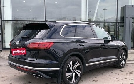 Volkswagen Touareg III, 2020 год, 5 950 000 рублей, 2 фотография