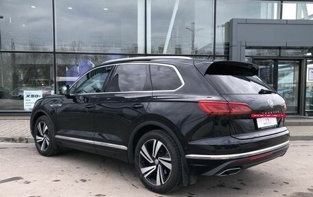 Volkswagen Touareg III, 2020 год, 5 950 000 рублей, 4 фотография