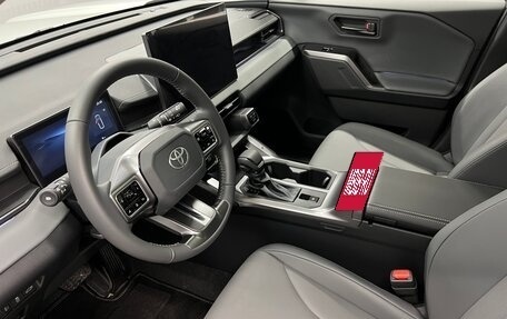 Toyota RAV4, 2025 год, 5 090 000 рублей, 7 фотография