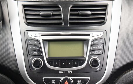 Hyundai Solaris II рестайлинг, 2011 год, 819 000 рублей, 16 фотография