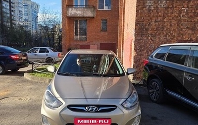Hyundai Solaris II рестайлинг, 2013 год, 900 000 рублей, 1 фотография