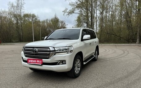Toyota Land Cruiser 200, 2016 год, 6 100 000 рублей, 1 фотография