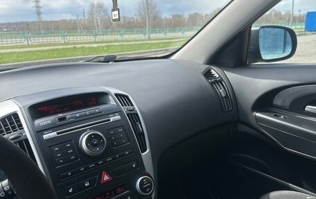 KIA cee'd I рестайлинг, 2011 год, 690 000 рублей, 10 фотография