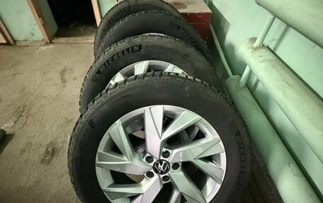 Volkswagen Tiguan II, 2021 год, 3 240 000 рублей, 5 фотография