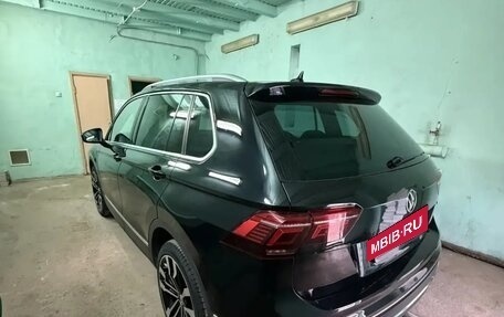 Volkswagen Tiguan II, 2021 год, 3 240 000 рублей, 3 фотография