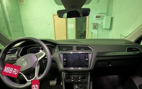 Volkswagen Tiguan II, 2021 год, 3 240 000 рублей, 6 фотография