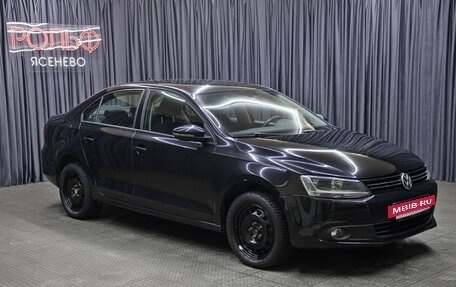 Volkswagen Jetta VI, 2012 год, 898 000 рублей, 3 фотография