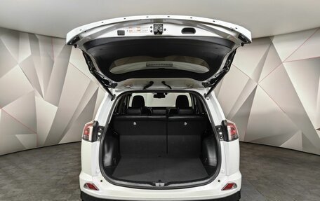 Toyota RAV4, 2018 год, 3 255 000 рублей, 12 фотография