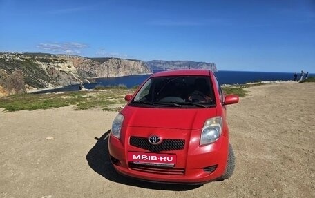 Toyota Yaris III рестайлинг, 2007 год, 550 000 рублей, 2 фотография