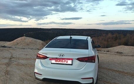 Hyundai Solaris II рестайлинг, 2018 год, 1 399 000 рублей, 2 фотография