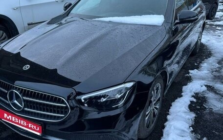 Mercedes-Benz E-Класс, 2022 год, 6 300 000 рублей, 2 фотография
