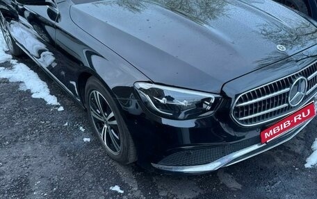 Mercedes-Benz E-Класс, 2022 год, 6 300 000 рублей, 3 фотография