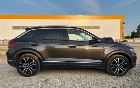 Volkswagen T-Roc I, 2021 год, 2 250 000 рублей, 3 фотография