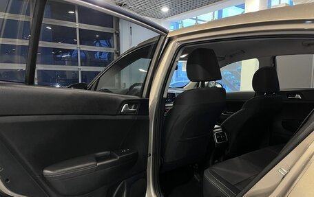 KIA Sportage IV рестайлинг, 2019 год, 2 500 000 рублей, 25 фотография