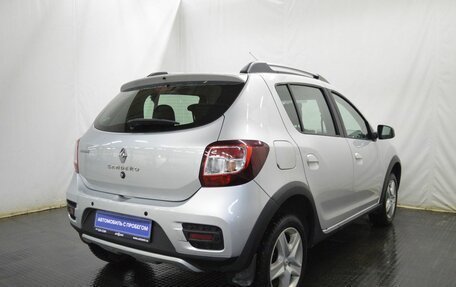 Renault Sandero II рестайлинг, 2015 год, 888 000 рублей, 5 фотография