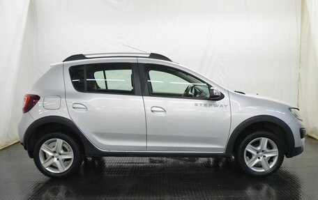 Renault Sandero II рестайлинг, 2015 год, 888 000 рублей, 4 фотография