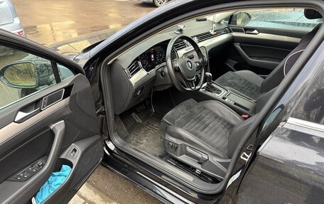 Volkswagen Passat B8 рестайлинг, 2018 год, 2 650 000 рублей, 15 фотография