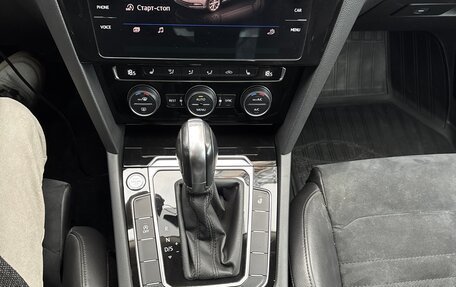 Volkswagen Passat B8 рестайлинг, 2018 год, 2 650 000 рублей, 18 фотография