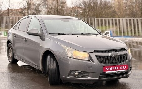 Chevrolet Cruze II, 2010 год, 495 000 рублей, 4 фотография
