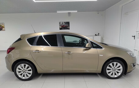 Opel Astra J, 2013 год, 760 000 рублей, 5 фотография