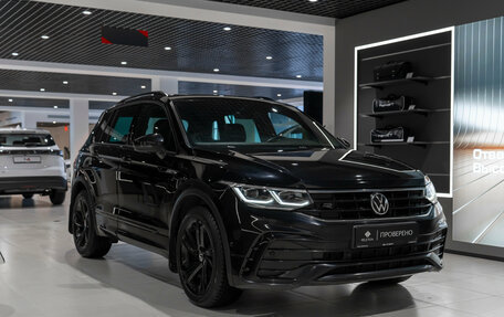 Volkswagen Tiguan II, 2021 год, 3 545 000 рублей, 2 фотография