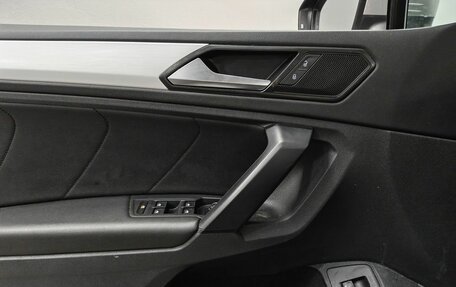 Volkswagen Tiguan II, 2018 год, 2 250 000 рублей, 15 фотография