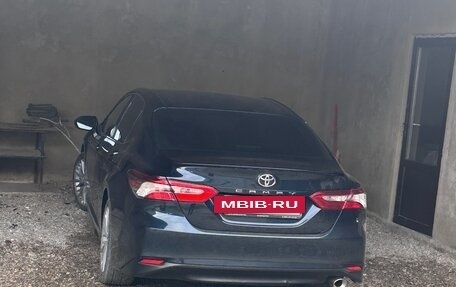 Toyota Camry, 2018 год, 2 900 000 рублей, 2 фотография