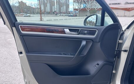 Volkswagen Touareg III, 2013 год, 1 295 000 рублей, 13 фотография