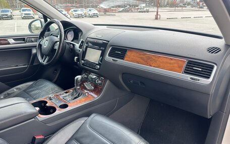 Volkswagen Touareg III, 2013 год, 1 295 000 рублей, 21 фотография