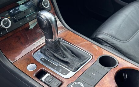 Volkswagen Touareg III, 2013 год, 1 295 000 рублей, 28 фотография