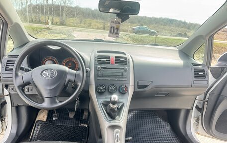 Toyota Auris II, 2009 год, 550 000 рублей, 10 фотография