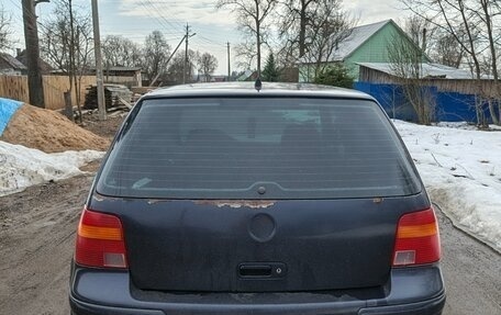 Volkswagen Golf IV, 2001 год, 250 000 рублей, 2 фотография